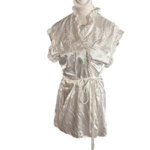 Linea Donatella Bridal babydoll Nightgown Robe Satin Size m